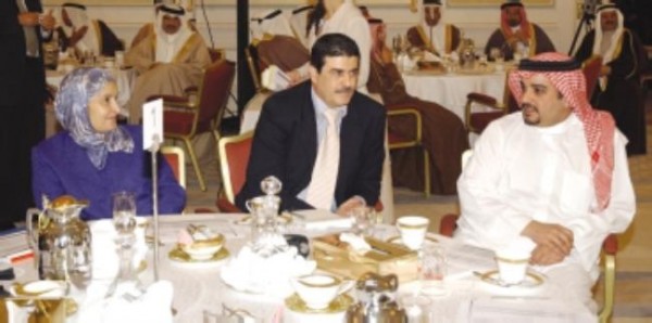 ولي العهد أثناء الترويج لدراسة ماكينزي لاصلاح سوق العمل في العام 2003